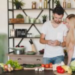 8-tips-for-developing-a-healthier-relationship-with-food-in-2024